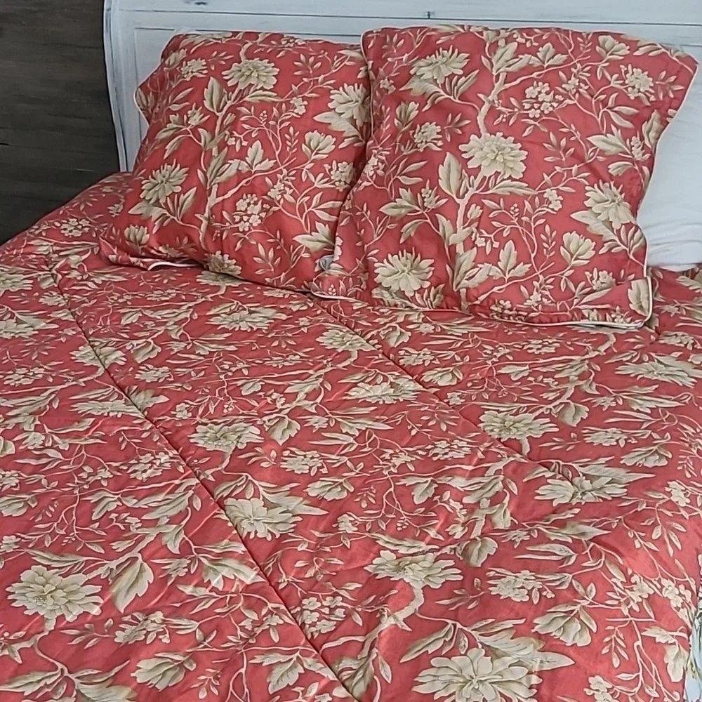 EUC Lauren Ralph Lauren Villa Camelia Floral Fretwork Comforter/Euro Shams Set